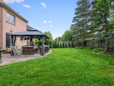Luxury estate at 63 Deerglen Terrace, Aurora, ON — photo 29