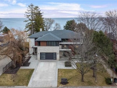 Luxury estate at 2250 Chancery Lane West, Oakville, ON — photo 2