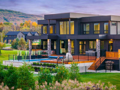 Luxury estate at 4 Raintree Court, Collingwood, ON — photo 4