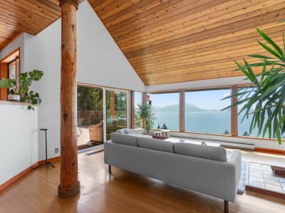 Luxury estate at 270 Mountain Drive, Lions Bay, BC — photo 4