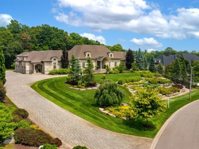 Luxury estate at 95 Eden Vale Dr, King City, ON — photo 1
