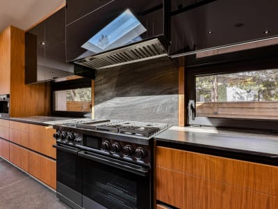 Luxury estate at 621 Sir Richards Road, Mississauga, ON — photo 10