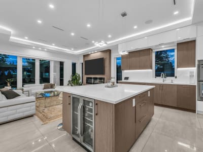 Luxury estate at 929 Canyon Boulevard, North Vancouver, BC — photo 11