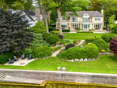 Luxury estate at 6 Ennisclare Drive West, Oakville, ON — photo 1