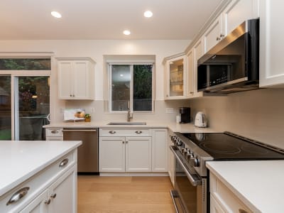 Luxury estate at 39 Holly Drive, Port Moody, BC — photo 15