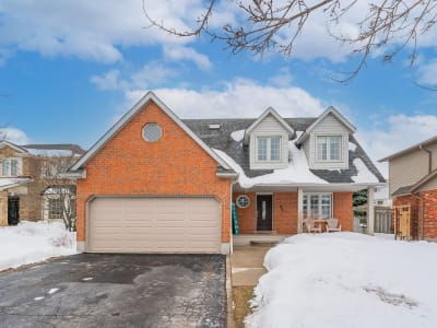 Luxury estate at 44 Pacific Place, Guelph — photo 1