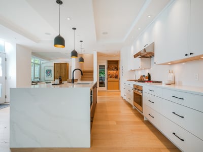 Luxury estate at 403 Beach Crescent, Vancouver, BC — photo 8