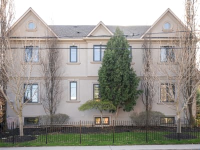 Luxury estate at 249 Bedford Park Avenue, Toronto, ON — photo 3