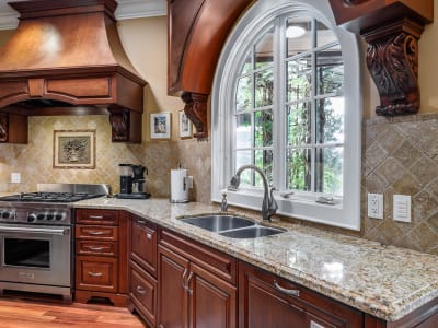 Luxury estate at 983 Westpoint Drive, Kelowna, BC — photo 6