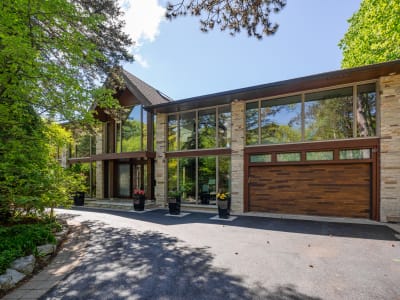 Luxury estate at 1510 Pinetree Crescent, Mississauga, ON — photo 4