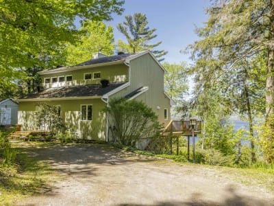 Luxury estate at 825 Descente 18, Ogden, QC — photo 1
