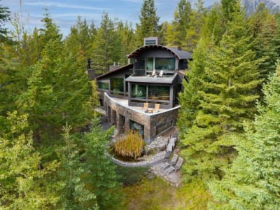 Luxury estate at 34 Juniper Ridge, Canmore — photo 2