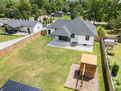 Luxury estate at 1463 Norfolk County Road 21, Delhi, ON — photo 4
