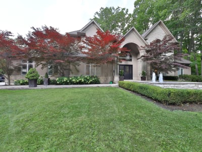 Luxury estate at 5047 Lakeshore Road, Burlington, ON — photo 4