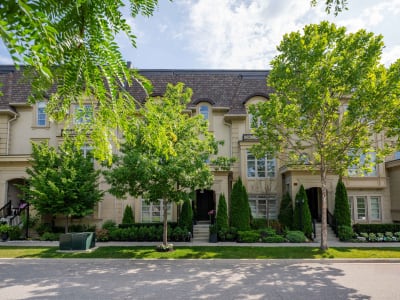 Luxury estate at 253 Hanover Street, Oakville, ON — photo 2