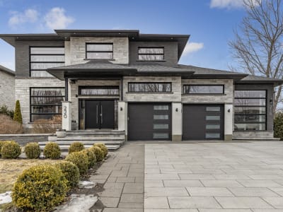 Luxury estate at 220 Jeanne-Servignan, Carignan, QC — photo 1
