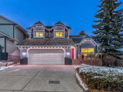 Luxury estate at 76 Stradbrooke Way Southwest, Calgary, AB — photo 2
