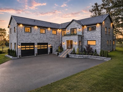 Luxury estate at 1067 Jerseyville Road West, Hamilton, ON — photo 1