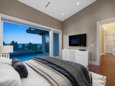 Luxury estate at 2540 Mathers Avenue, West Vancouver, BC — photo 43