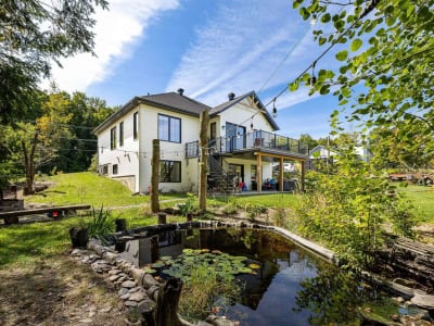 Luxury estate at 303 Rue Bergeron Est, Granby, QC — photo 2