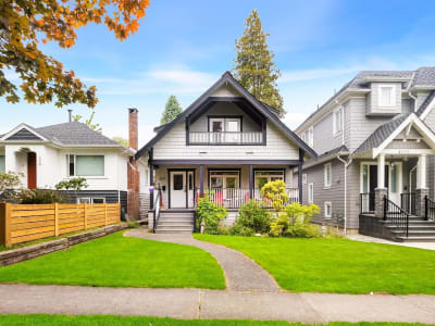 Luxury estate at 4337 West 15th Avenue, Vancouver, BC — photo 2