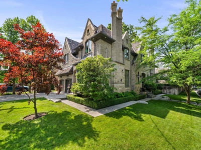 Luxury estate at 6 Vesta Drive, Toronto, ON — photo 2