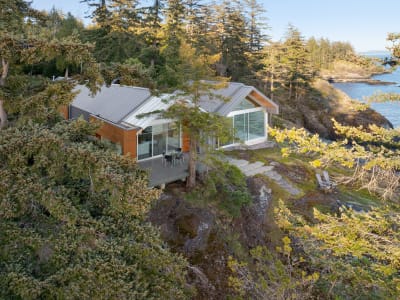 Luxury estate at 931 Ocean Park Lane, Bowen Island, BC — photo 16
