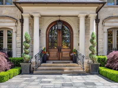 Luxury estate at 113 Maple Grove Drive, Oakville, ON — photo 2