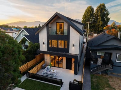 Luxury estate at 1 - 2435 Napier Street, Vancouver, BC — photo 2