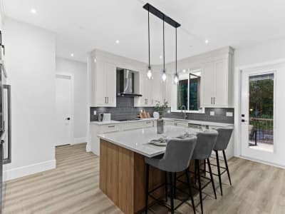 Luxury estate at 11018 243B Street, Maple Ridge, BC — photo 8