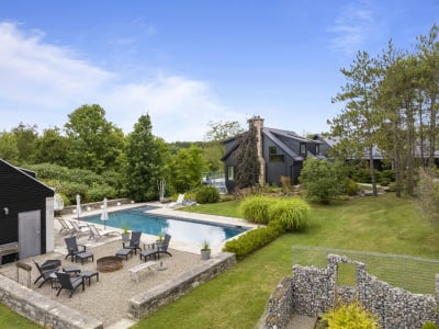 Luxury estate at 17720 Mississauga Rd, Caledon, ON — photo 1