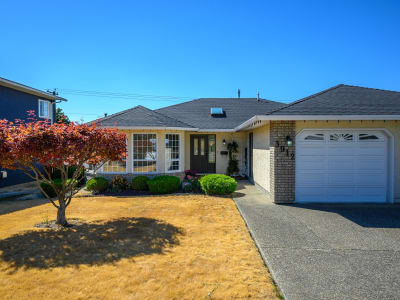 Luxury estate at 3912 Cascade Drive, Vernon, BC — photo 1