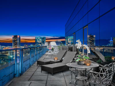 Luxury estate at PH 3000 1050 Burrard Street, Vancouver — photo 4