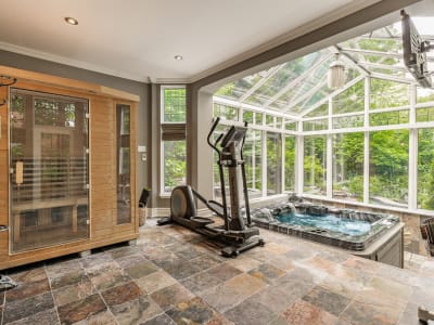 Luxury estate at 53 Av. du Bel-Horizon, Sainte-Julie, QC — photo 16