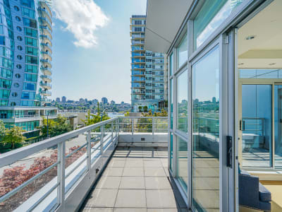 Luxury estate at 403 Beach Crescent, Vancouver, BC — photo 17