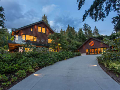 Luxury estate at 3033 Marine Drive, West Vancouver — photo 2