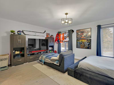 Luxury estate at 140 Ravendale Court, Vaughan, ON — photo 10
