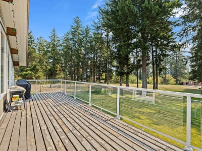 Luxury estate at 5090 Mackinnon Road, Peachland, BC — photo 2