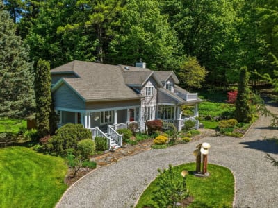 Luxury estate at 865 Rang de la Montagne, Saint-Paul-d'Abbotsford, QC — photo 1