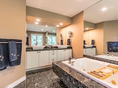 Luxury estate at 223 Briar Hill Crescent, Hamilton, ON — photo 16