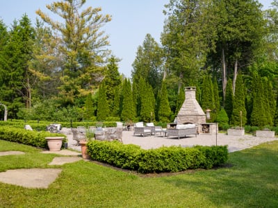 Luxury estate at 2 Vanvalley Drive, Whitchurch-Stouffville, ON — photo 3