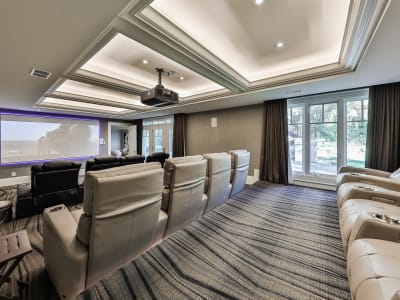 Luxury estate at Burlington — photo 42