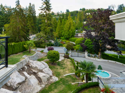 Luxury estate at West Vancouver — photo 31