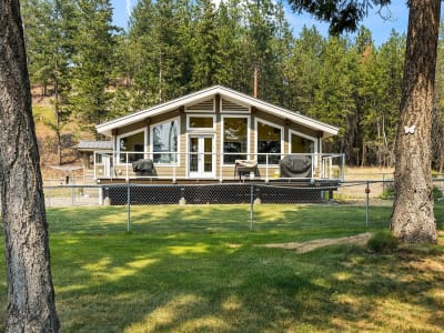 Luxury estate at 5090 Mackinnon Road, Peachland, BC — photo 1