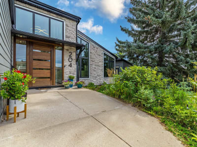 Luxury estate at 204 Pump Hill View SW, Calgary, AB — photo 32