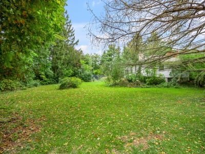 Luxury estate at 49 Thornwood Drive, Hamilton, ON — photo 17
