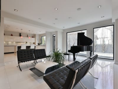 Luxury estate at 647 Montbeck Crescent, Mississauga, ON — photo 7
