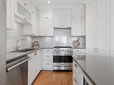Luxury estate at PH512 - 14855 Thrift Avenue, White Rock, BC — photo 13