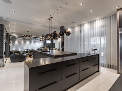 Luxury estate at 373 Rue des Carmantines, Laval — photo 13