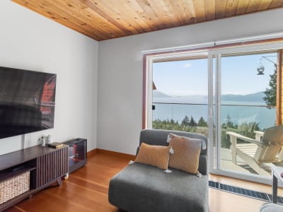 Luxury estate at 270 Mountain Drive, Lions Bay, BC — photo 12